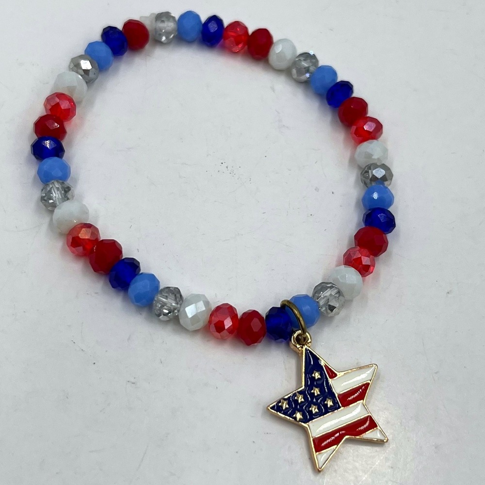 Vintage Patriotic Red White Blue Beaded Bracelet American Flag Star Charm USA - Picture 1 of 7